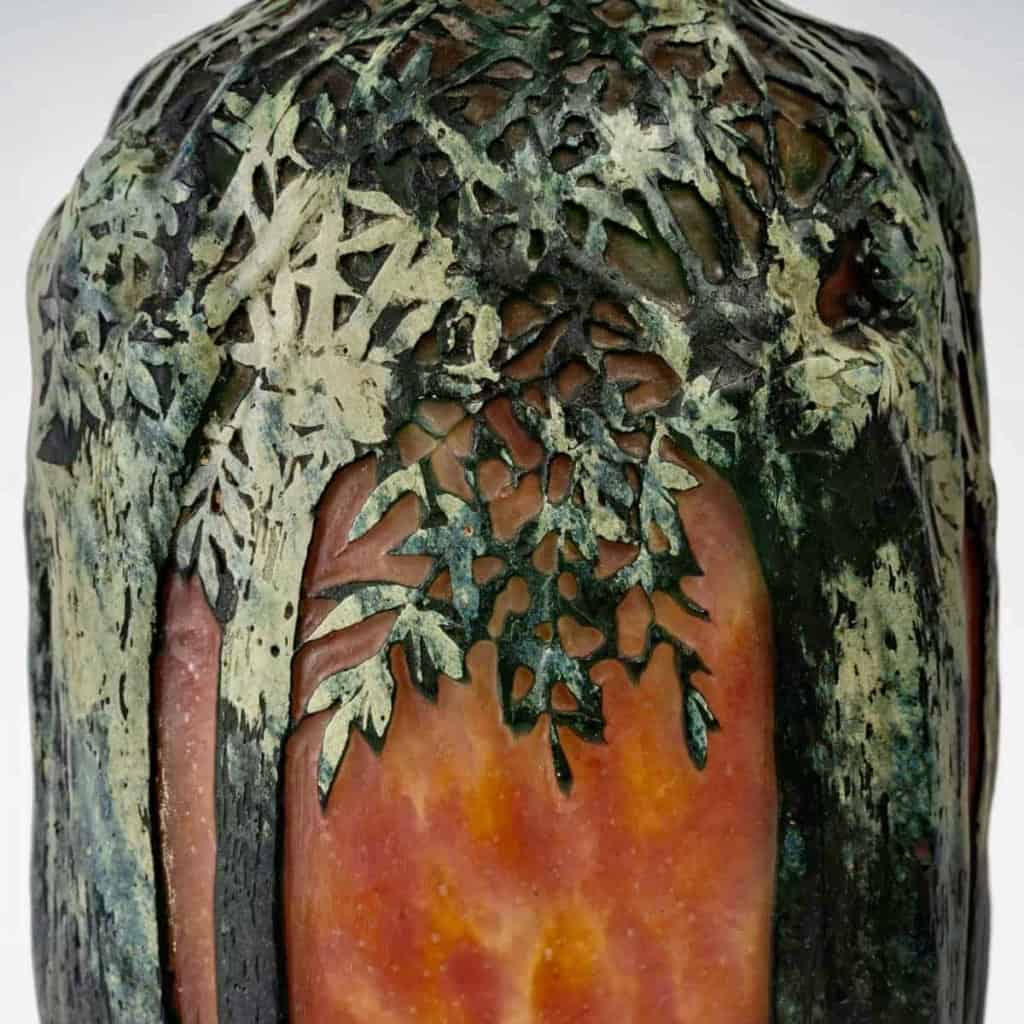 Vase verre multicouche dégagé à l’acide vert et orange de DAUM NANCY | Biron Vase verre multicouche dégagé à l'acide vert et orange de DAUM NANCY