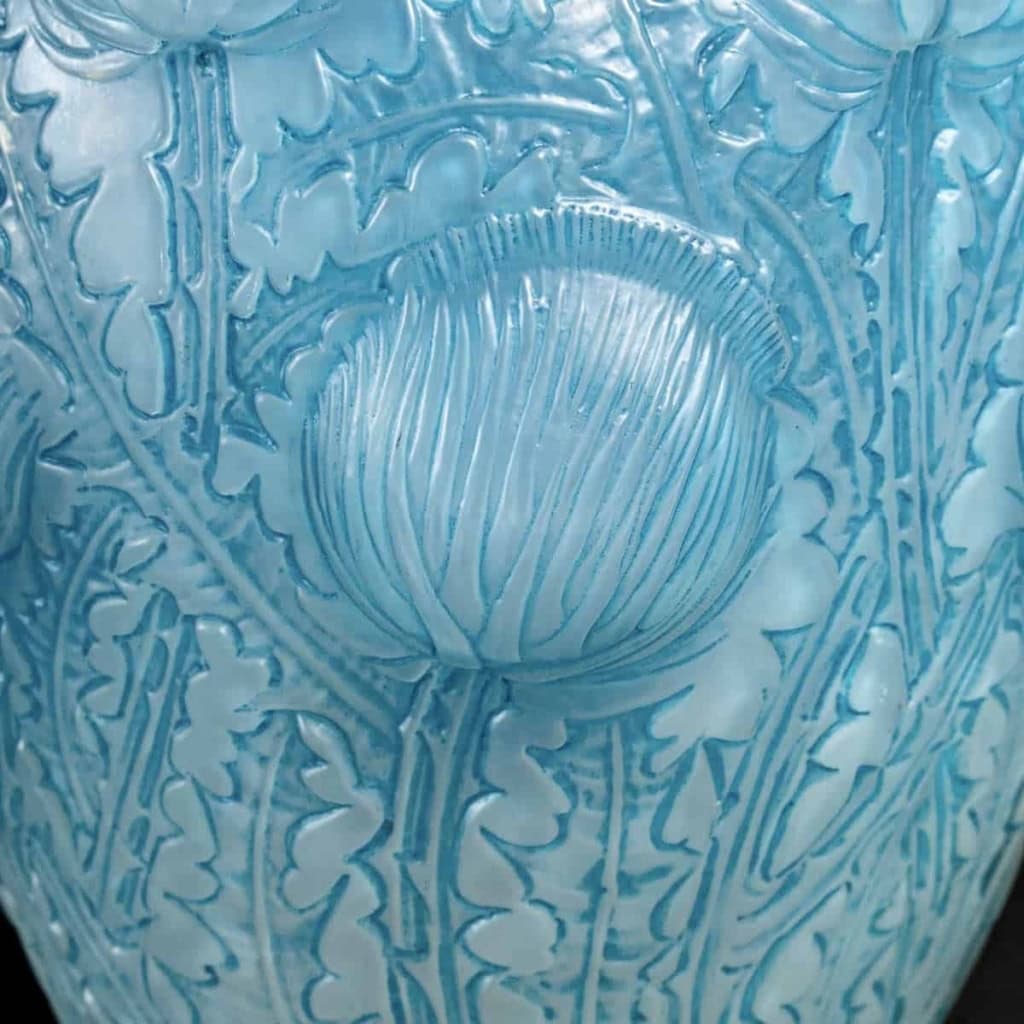 Vase « Domrémy » verre opalescent double couche patiné bleu de René LALIQUE | Biron Vase "Domrémy" verre opalescent double couche patiné bleu de René LALIQUE