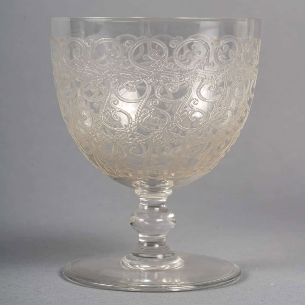 Service « Rohan » cristal blanc gravé de BACCARAT – 38 pièces | Biron Service "Rohan" cristal blanc gravé de BACCARAT - 38 pièces