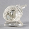 Statuette Presse-Papiers « Chardonnet Timide » verre blanc de René LALIQUE | Biron Statuette Presse-Papiers "Chardonnet Timide" verre blanc de René LALIQUE