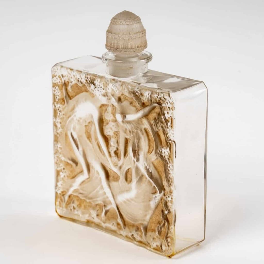 Flacon « Elégance » verre blanc patiné sépia de René LALIQUE pour D’Orsay | Biron Flacon "Elégance" verre blanc patiné sépia de René LALIQUE pour D'Orsay