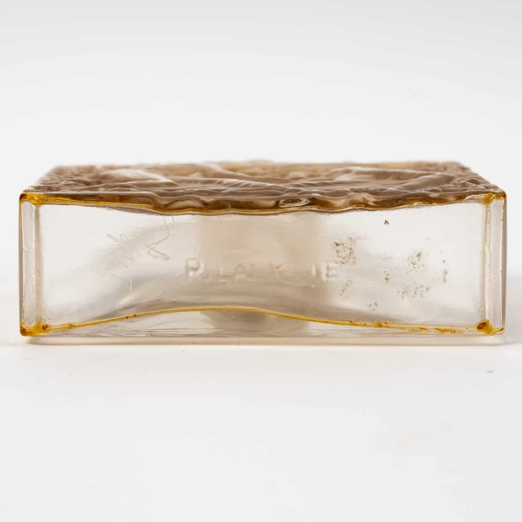 Flacon « Elégance » verre blanc patiné sépia de René LALIQUE pour D’Orsay | Biron Flacon "Elégance" verre blanc patiné sépia de René LALIQUE pour D'Orsay