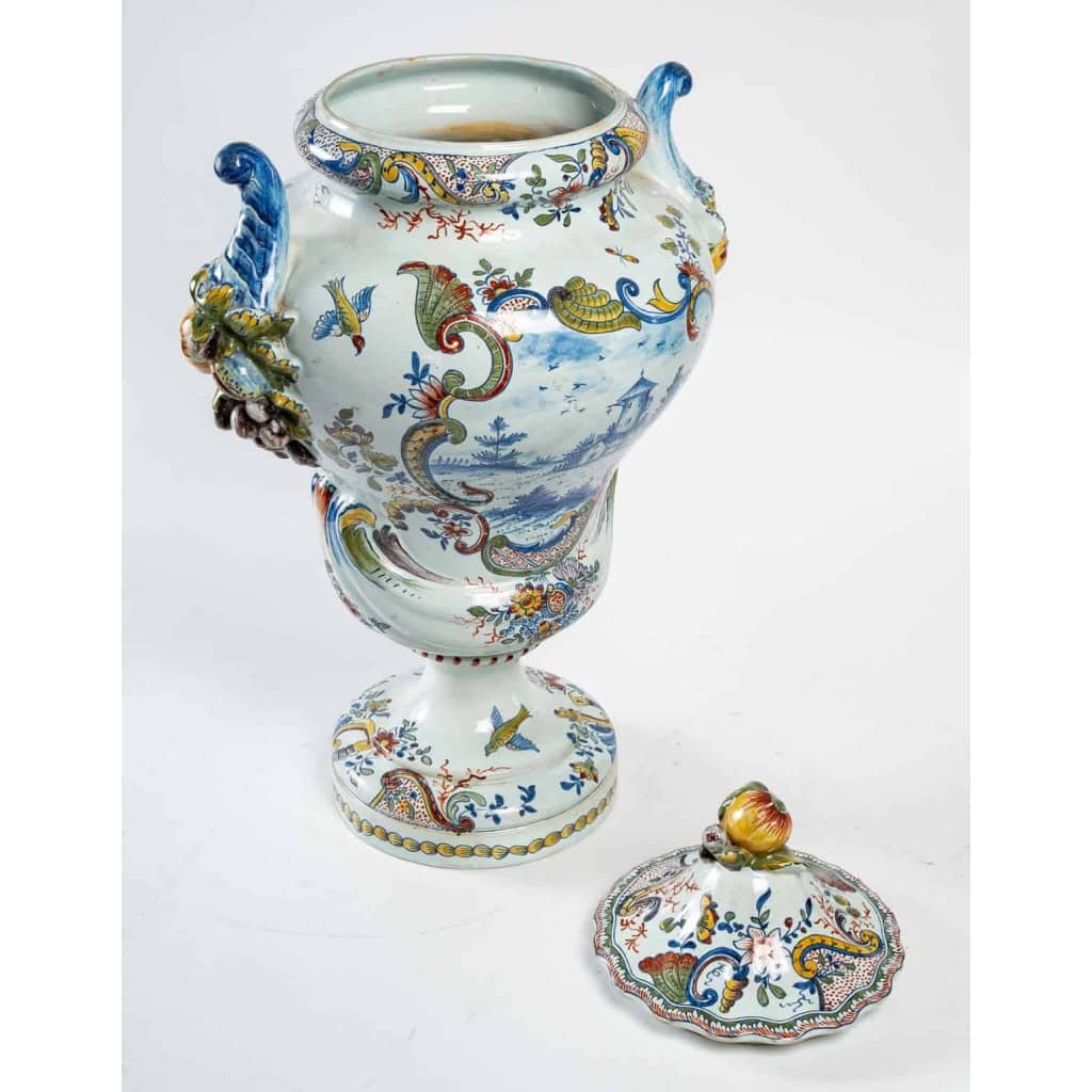 Pot couvert Delft polychrome, XVIIIème siècle | Biron Pot couvert Delft polychrome, XVIIIème siècle