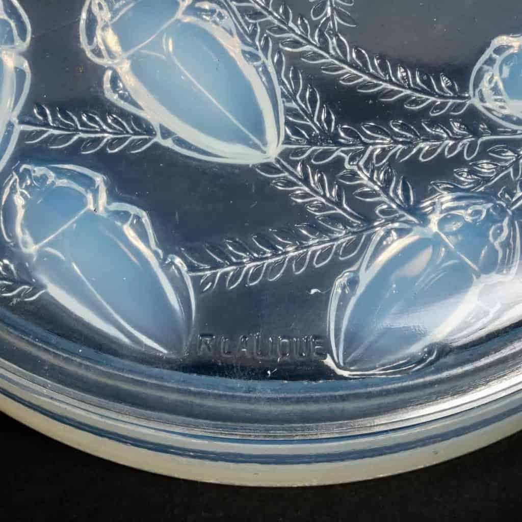 Boite « Cléones » verre opalescent de René LALIQUE | Biron Boite "Cléones" verre opalescent de René LALIQUE