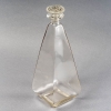 Carafe « Pyramidale » verre blanc patiné gris de René LALIQUE | Biron Carafe "Pyramidale" verre blanc patiné gris de René LALIQUE