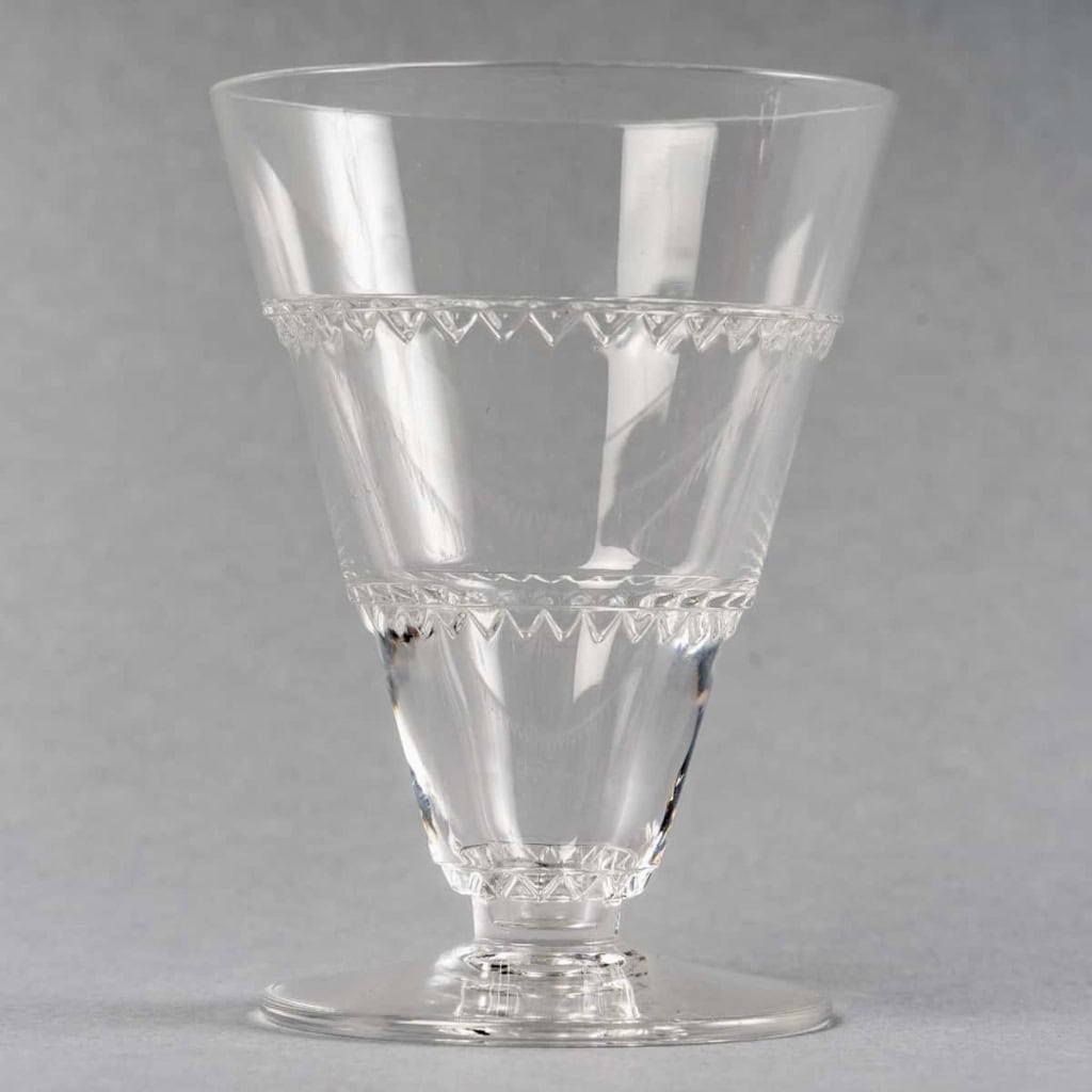 Service « Vouvray » verre blanc de René LALIQUE – 42 pièces | Biron Service "Vouvray" verre blanc de René LALIQUE - 42 pièces