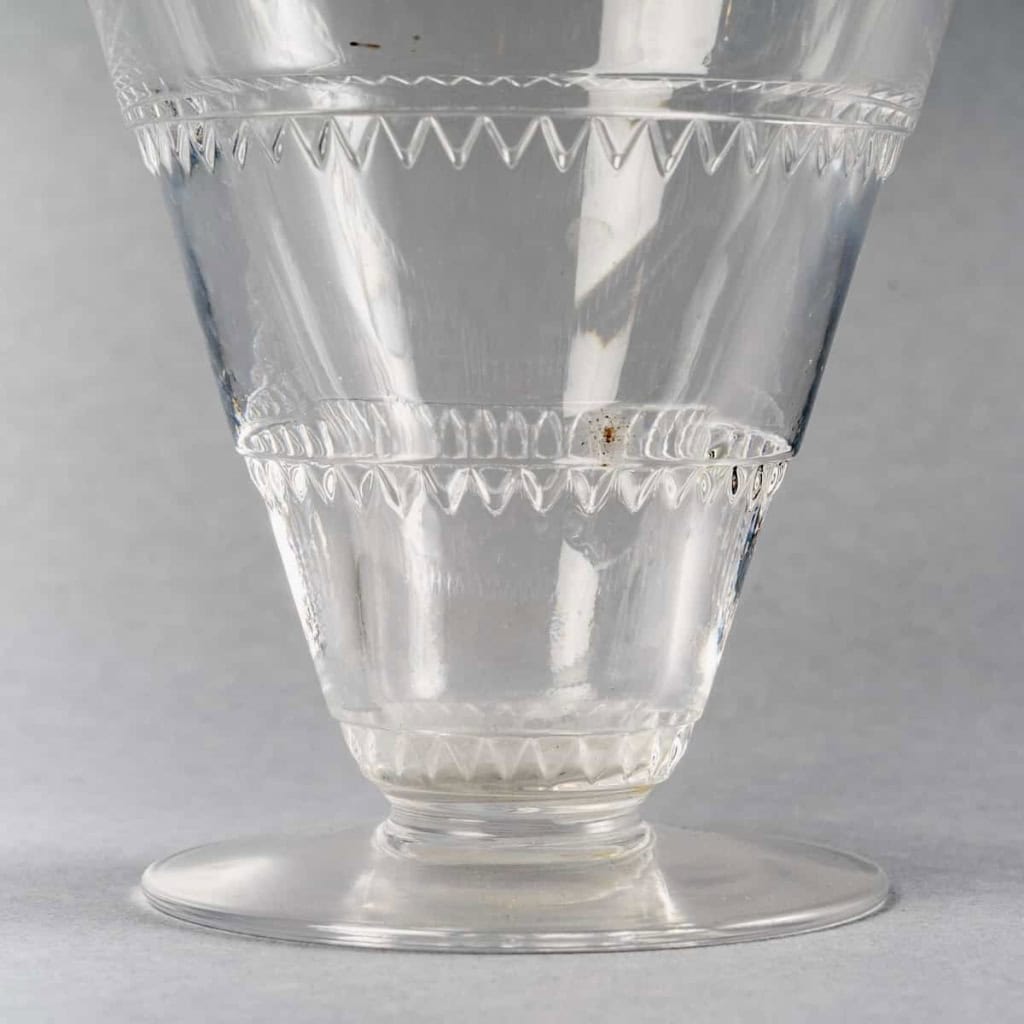 Service « Vouvray » verre blanc de René LALIQUE – 42 pièces | Biron Service "Vouvray" verre blanc de René LALIQUE - 42 pièces