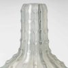 Vase « Dentelé » verre blanc patiné bleu de René LALIQUE | Biron Vase "Dentelé" verre blanc patiné bleu de René LALIQUE