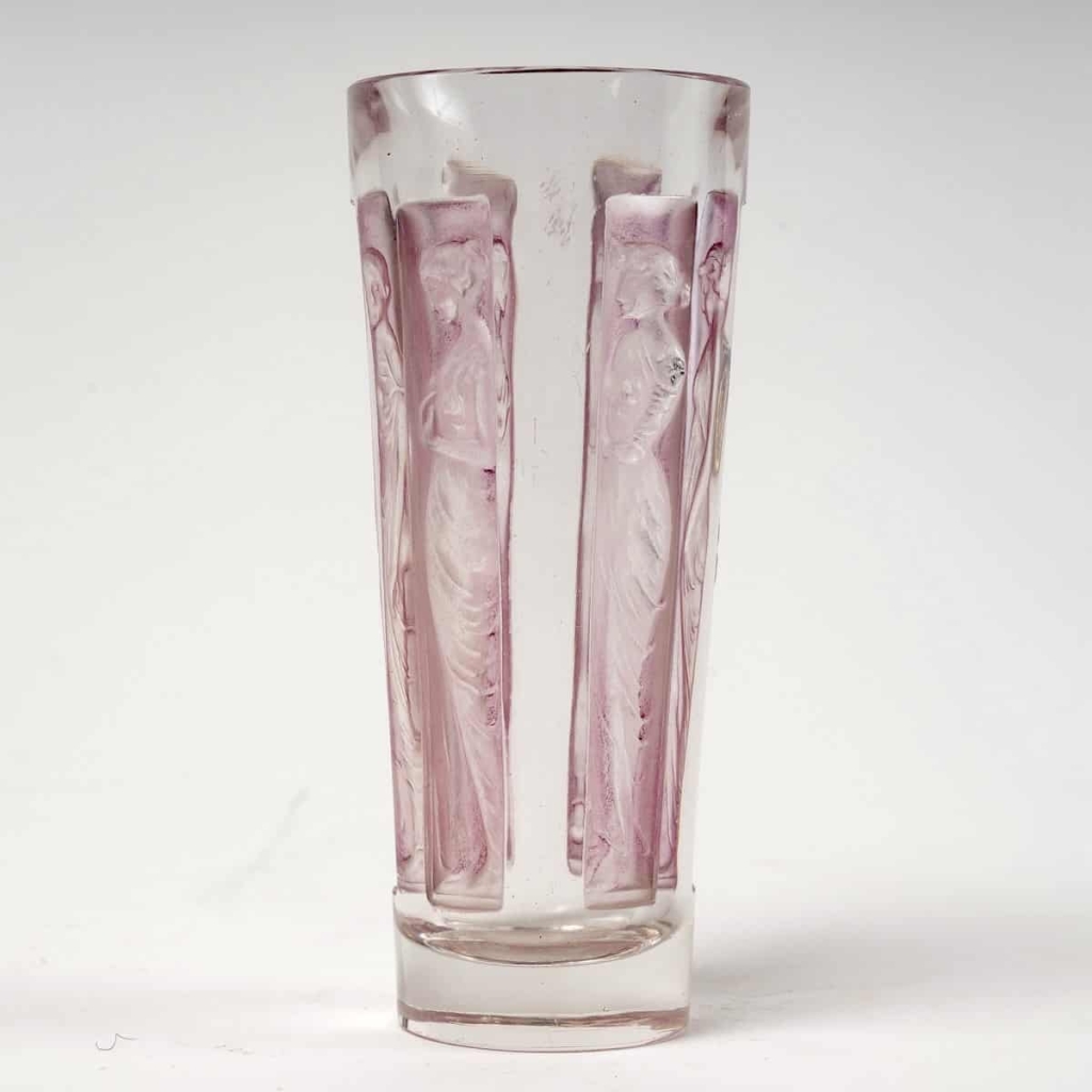 Suite de Gobelets « Six Figurines » verre blanc patiné rose de René LALIQUE – 6 pièces en coffret | Biron Suite de Gobelets "Six Figurines" verre blanc patiné rose de René LALIQUE - 6 pièces en coffret