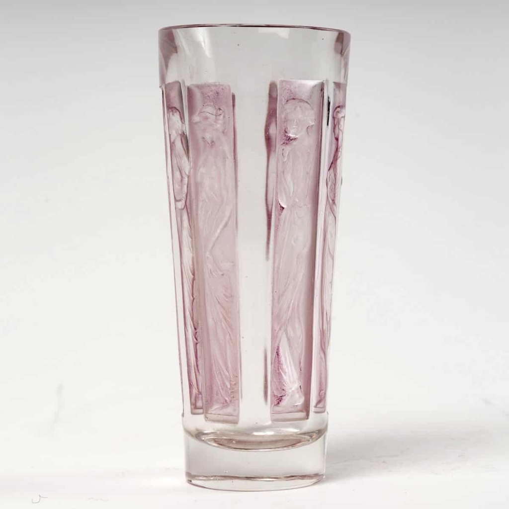Suite de Gobelets « Six Figurines » verre blanc patiné rose de René LALIQUE – 6 pièces en coffret | Biron Suite de Gobelets "Six Figurines" verre blanc patiné rose de René LALIQUE - 6 pièces en coffret