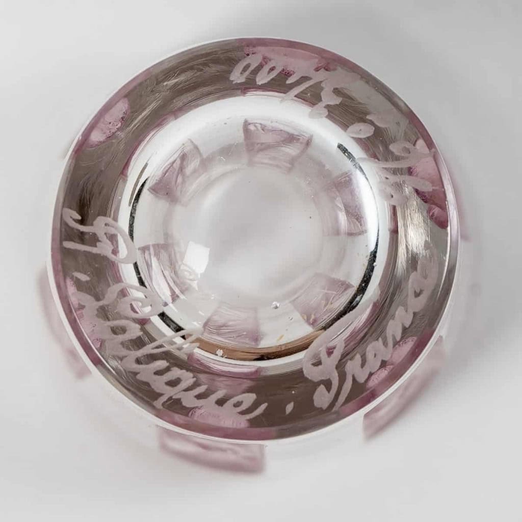 Suite de Gobelets « Six Figurines » verre blanc patiné rose de René LALIQUE – 6 pièces en coffret | Biron Suite de Gobelets "Six Figurines" verre blanc patiné rose de René LALIQUE - 6 pièces en coffret