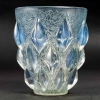 Vase « Rampillon » verre opalescent patiné bleu de René LALIQUE | Biron |||||||