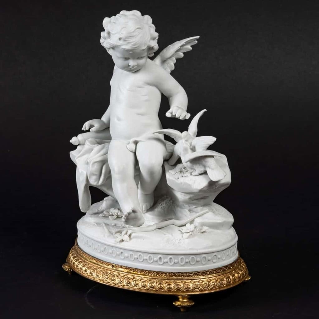 Petit Ange aux Oiseaux en Biscuit, Fin du XIXème Siècle | Biron Petit Ange aux Oiseaux en Biscuit, Fin du XIXème Siècle