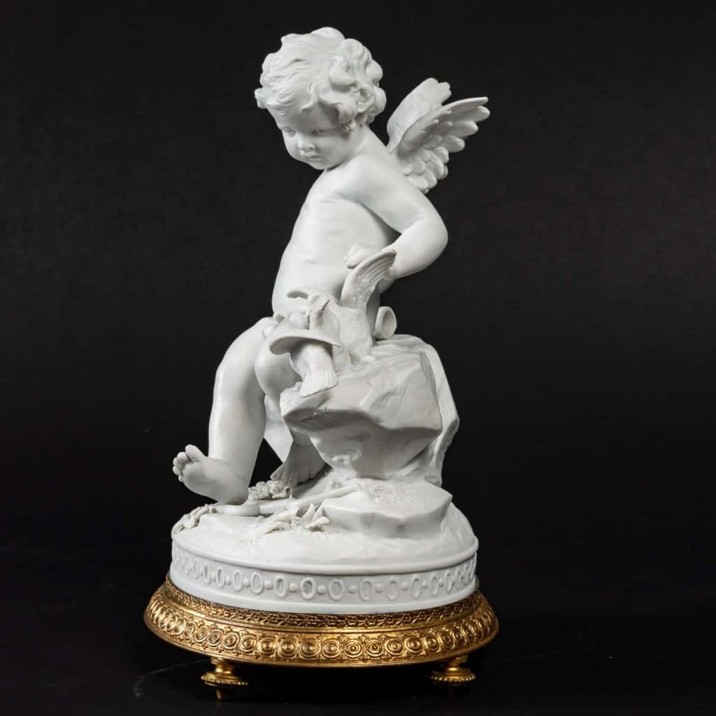 Petit Ange aux Oiseaux en Biscuit, Fin du XIXème Siècle | Biron Petit Ange aux Oiseaux en Biscuit, Fin du XIXème Siècle