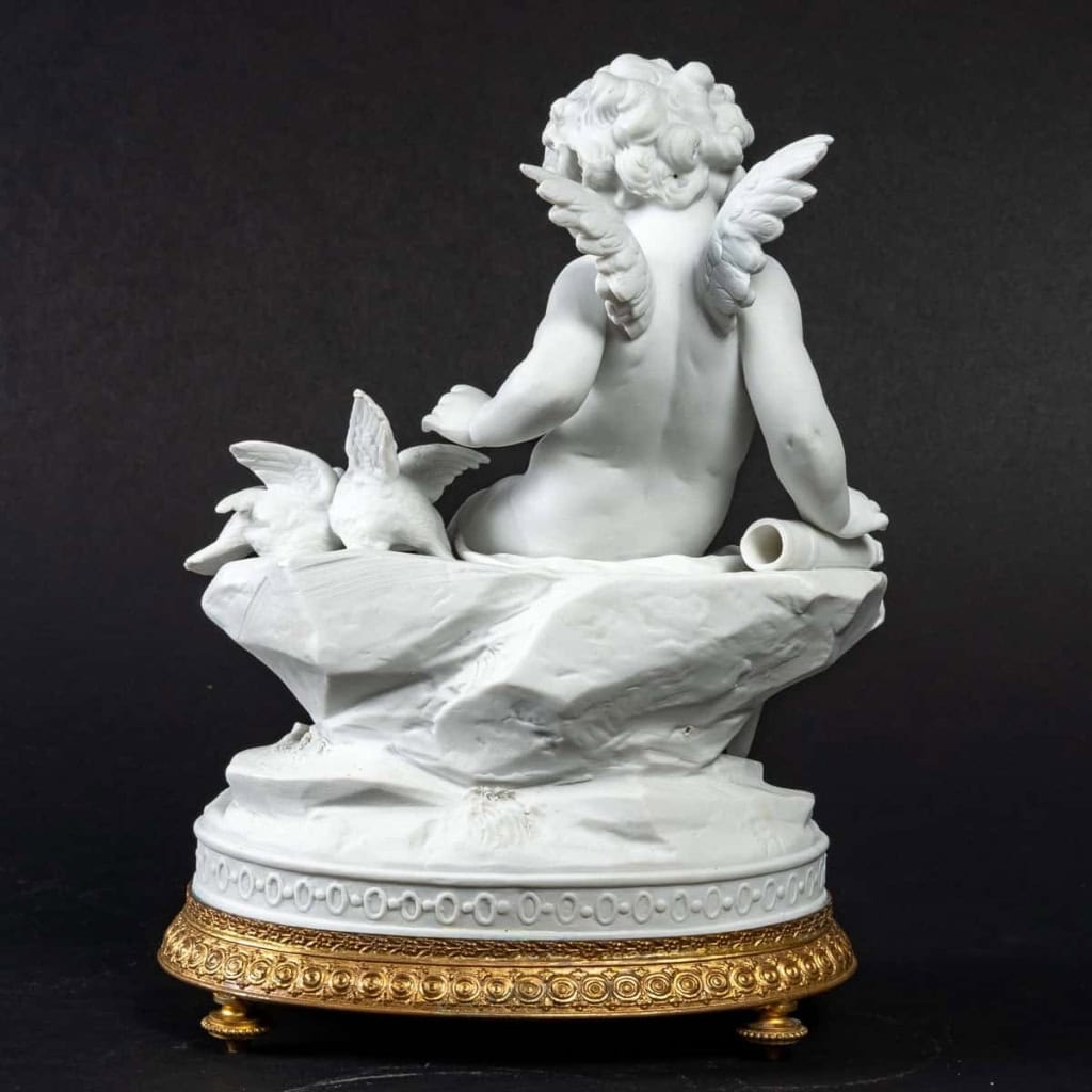 Petit Ange aux Oiseaux en Biscuit, Fin du XIXème Siècle | Biron Petit Ange aux Oiseaux en Biscuit, Fin du XIXème Siècle