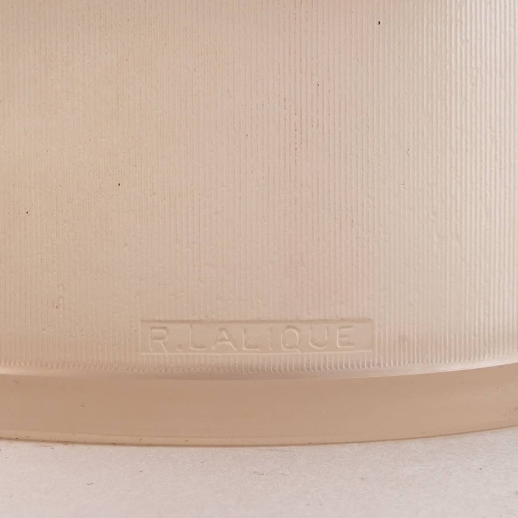 Boite « Panier de Roses » verre blanc patiné sépia de René LALIQUE | Biron Boite "Panier de Roses" verre blanc patiné sépia de René LALIQUE