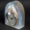 Pendule "Deux Colombes" verre opalescent - mouvement électrique d'origine de René LALIQUE