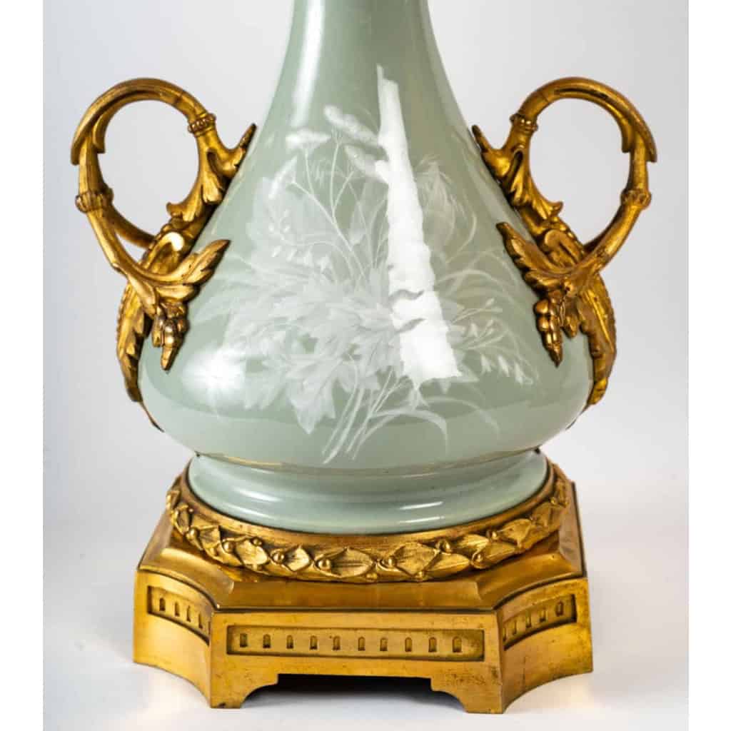 Une paire de lampes céladon, manufacture de Sèvres 1850 | Biron Une paire de lampes céladon, manufacture de Sèvres 1850
