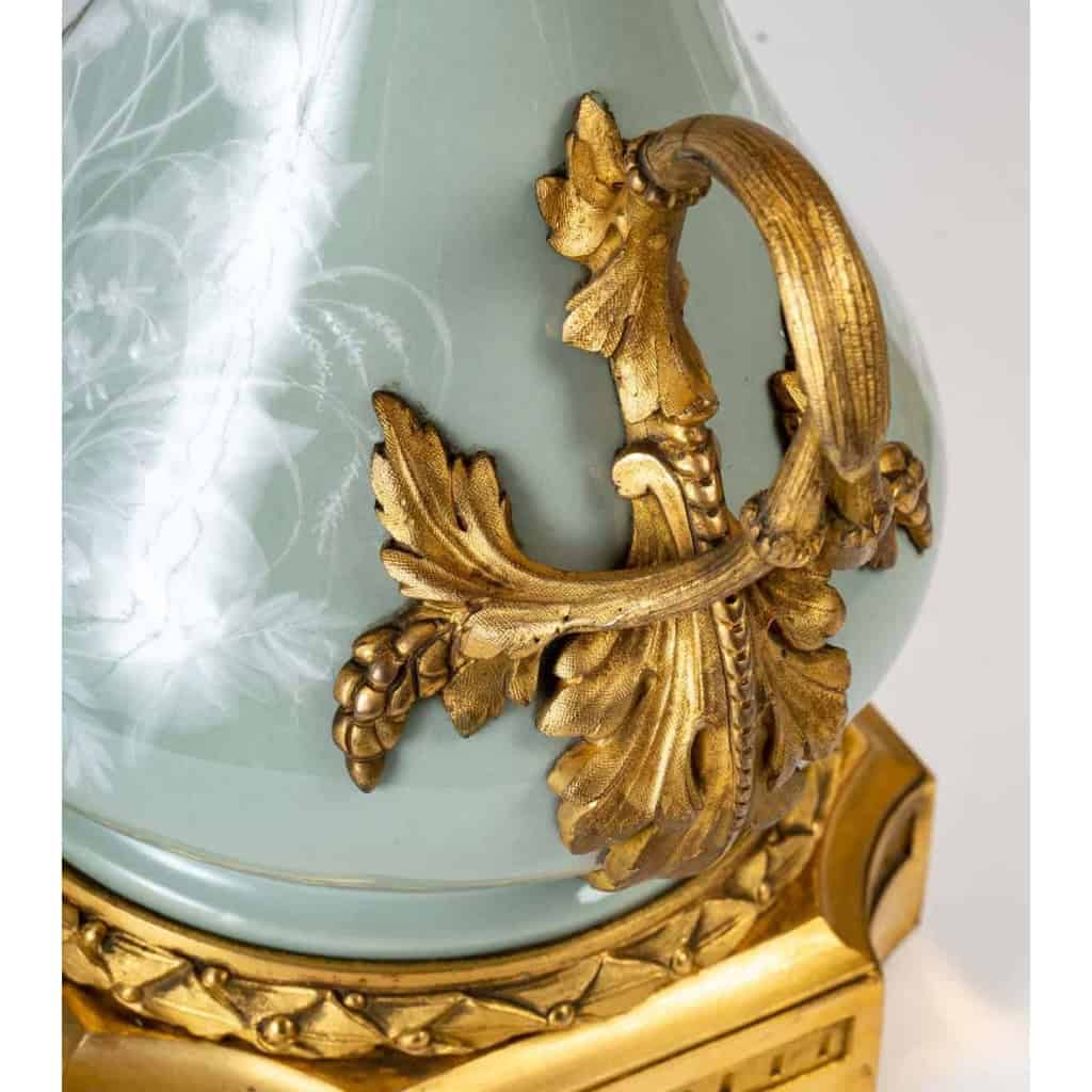 Une paire de lampes céladon, manufacture de Sèvres 1850 | Biron Une paire de lampes céladon, manufacture de Sèvres 1850