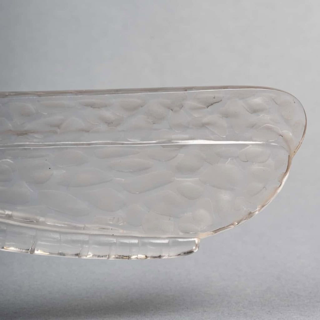 Mascotte Automobile « Petite Libellule » verre blanc de René LALIQUE | Biron Mascotte Automobile "Petite Libellule" verre blanc de René LALIQUE