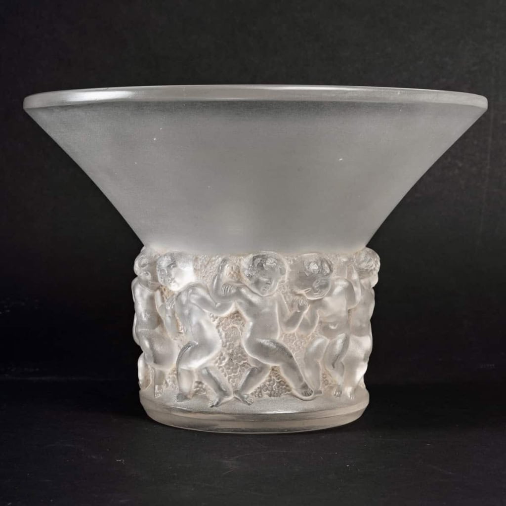 Vase « Farandole » verre blanc patiné sépia de René LALIQUE | Biron |||||||