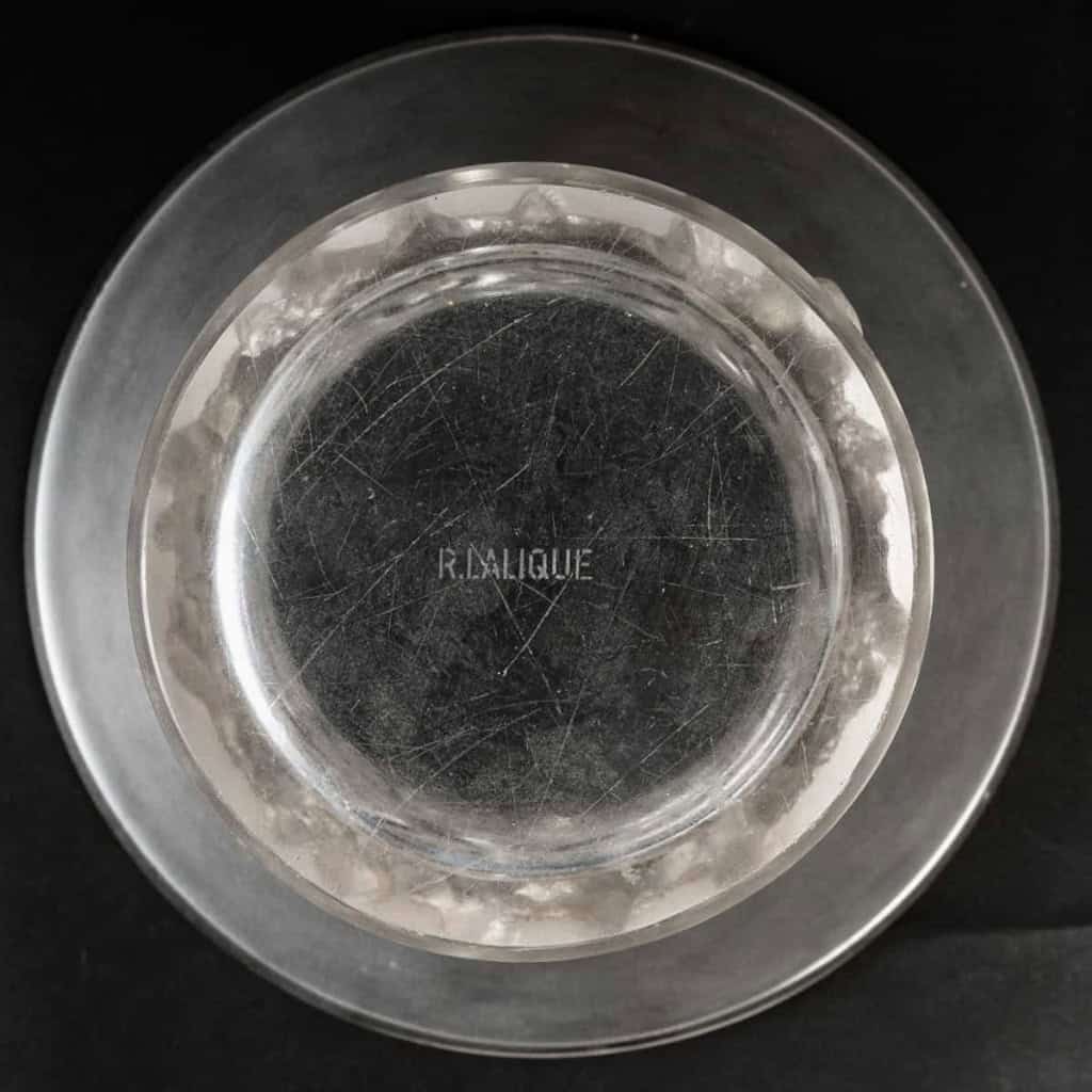 Vase « Farandole » verre blanc patiné sépia de René LALIQUE | Biron Vase "Farandole" verre blanc patiné sépia de René LALIQUE