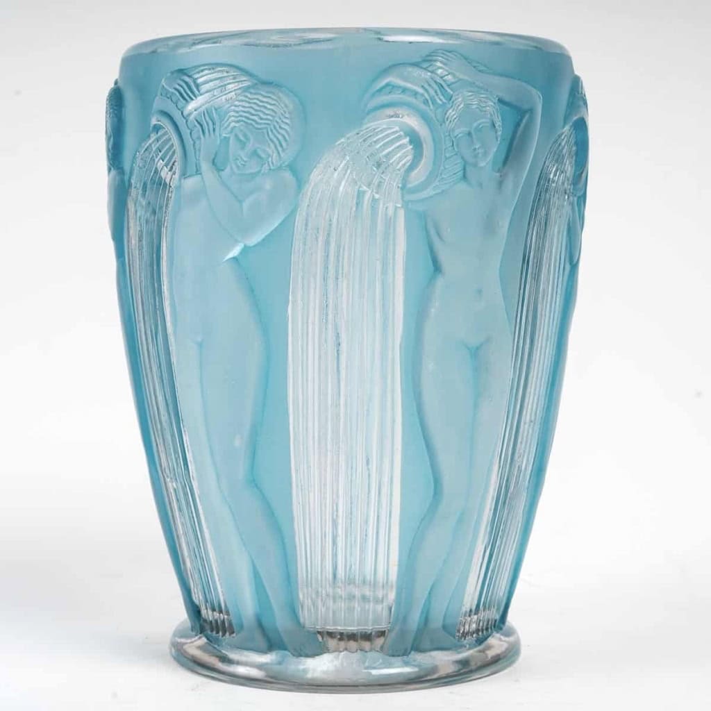 Vase « Danaïdes » verre blanc patiné bleu de René LALIQUE | Biron |||||||