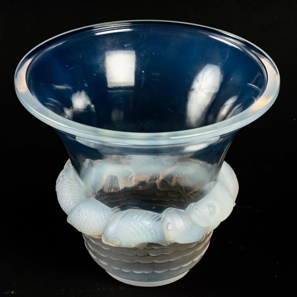 Vase « Piriac » verre opalescent de René LALIQUE | Biron Vase "Piriac" verre opalescent de René LALIQUE