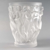 Vase « Bacchantes » cristal blanc de LALIQUE FRANCE | Biron Vase "Bacchantes" cristal blanc de LALIQUE FRANCE