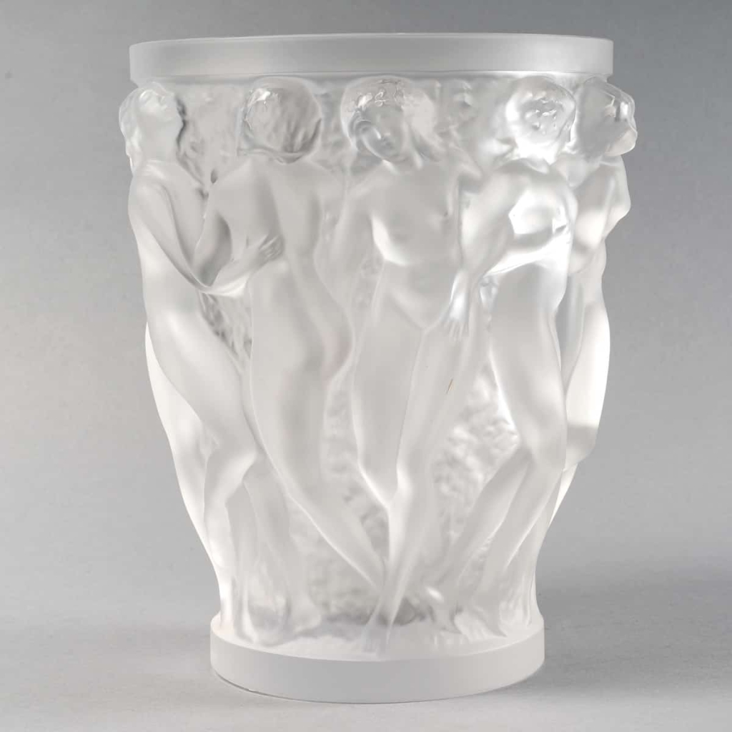 Vase « Bacchantes » cristal blanc de LALIQUE FRANCE | Biron Vase "Bacchantes" cristal blanc de LALIQUE FRANCE