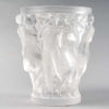 Vase « Bacchantes » cristal blanc de LALIQUE FRANCE | Biron Vase "Bacchantes" cristal blanc de LALIQUE FRANCE