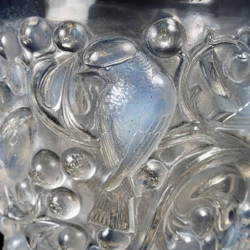 Vase « Avallon » verre opalescent de René LALIQUE | Biron Vase "Avallon" verre opalescent de René LALIQUE