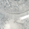 Vase « Acanthes » verre blanc patiné bleu de René LALIQUE | Biron Vase "Acanthes" verre blanc patiné bleu de René LALIQUE