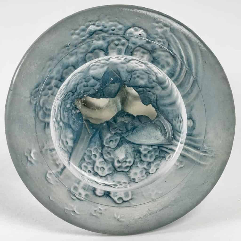 Presse-Papiers « Deux Tourterelles » verre blanc patiné bleu de René LALIQUE | Biron Presse-Papiers "Deux Tourterelles" verre blanc patiné bleu de René LALIQUE