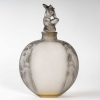 Vase « Méplat Sirènes avec Bouchon Figurines » verre blanc patiné Gris de René LALIQUE | Biron |||||||||