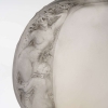 Vase « Méplat Sirènes avec Bouchon Figurines » verre blanc patiné Gris de René LALIQUE | Biron Vase "Méplat Sirènes avec Bouchon Figurines" verre blanc patiné Gris de René LALIQUE
