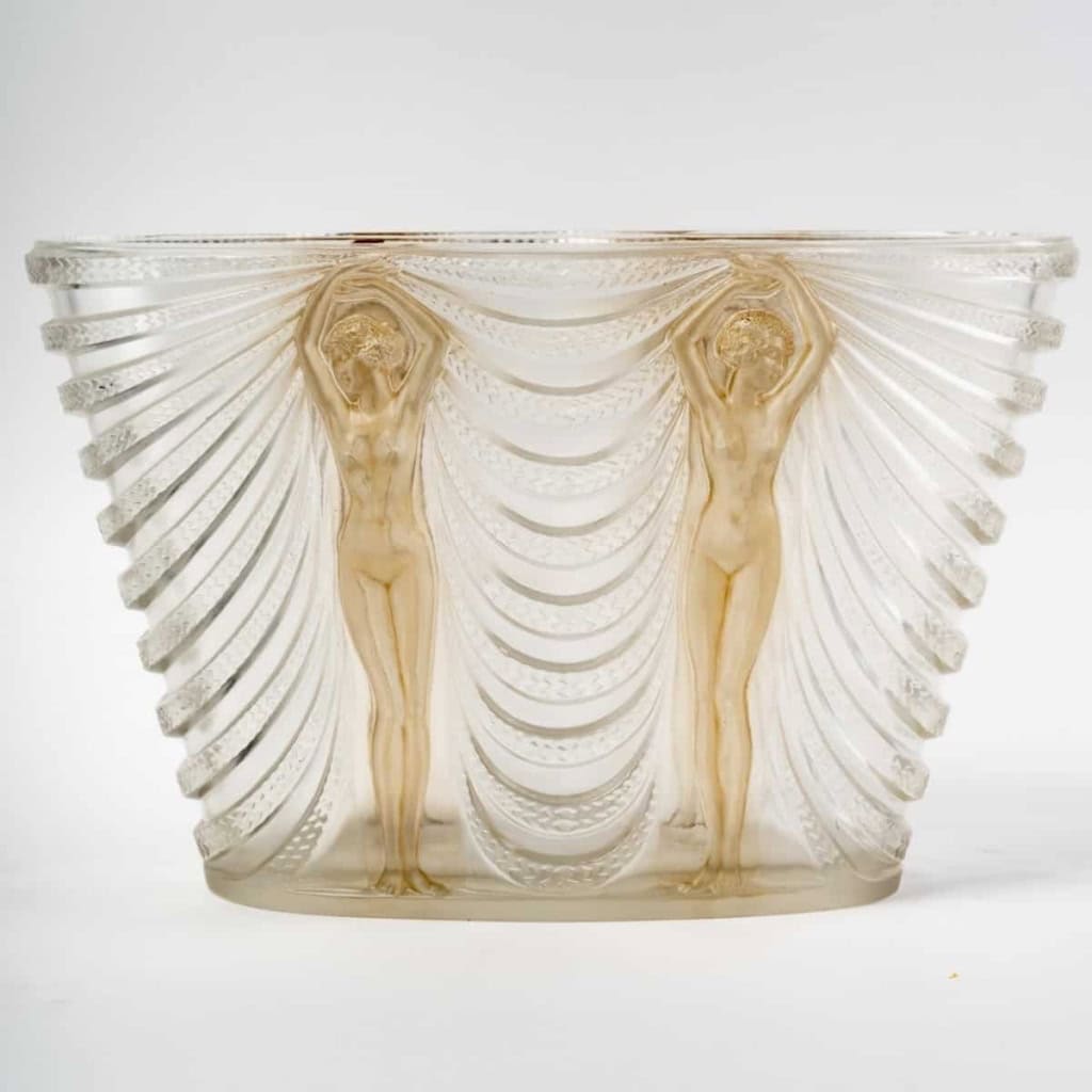 Vase « Terpsichore » verre blanc patiné sépia de René LALIQUE | Biron ||||||||