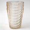 Vase « Terpsichore » verre blanc patiné sépia de René LALIQUE | Biron Vase "Terpsichore" verre blanc patiné sépia de René LALIQUE