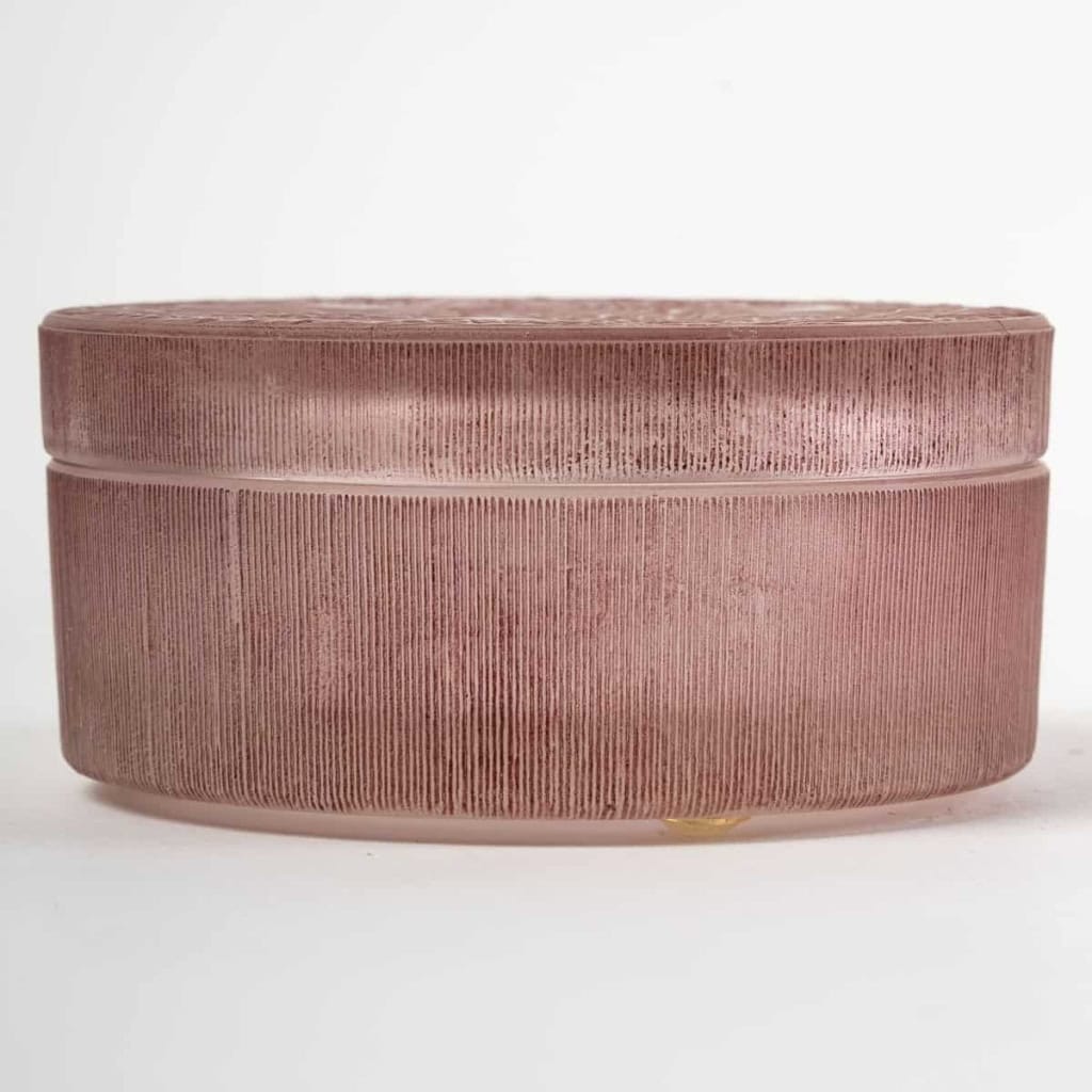 Boite « Vaucluse » verre blanc patiné rose de René LALIQUE | Biron Boite "Vaucluse" verre blanc patiné rose de René LALIQUE