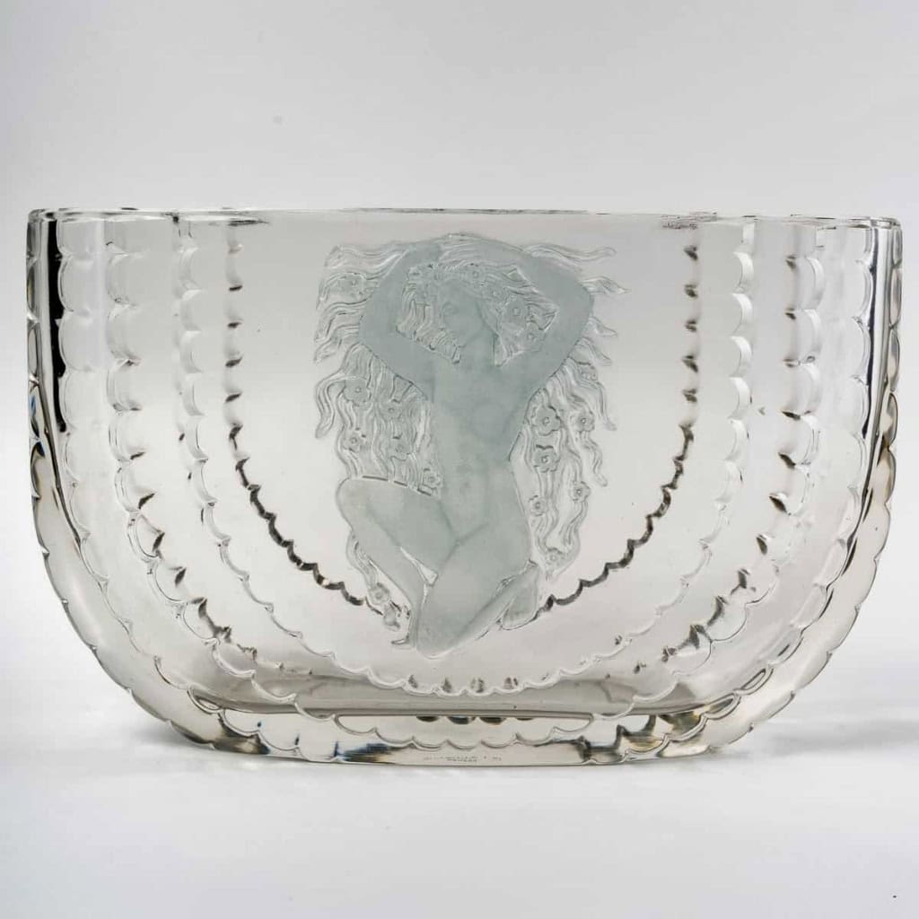 Vase « Flore » verre blanc patiné bleu de René LALIQUE | Biron Vase "Flore" verre blanc patiné bleu de René LALIQUE