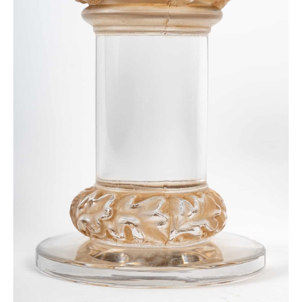 Paire de Bougeoirs "Chêne" verre blanc patiné sépia de René LALIQUE
