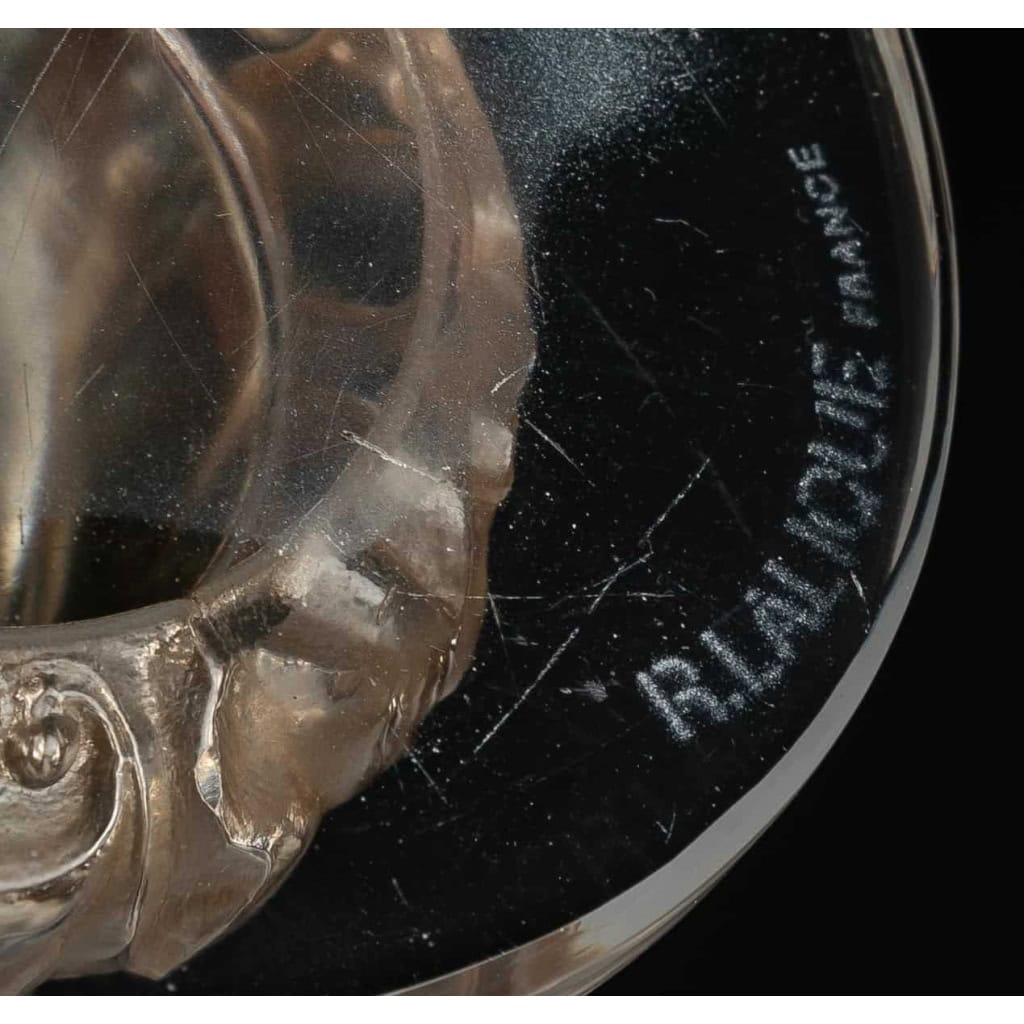 Paire de Bougeoirs "Chêne" verre blanc patiné sépia de René LALIQUE