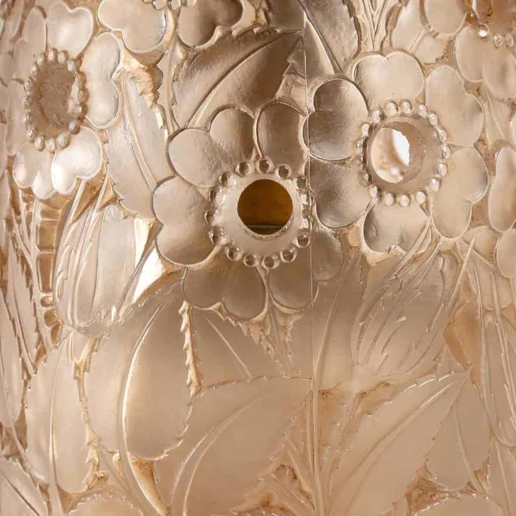 Brûle Parfums « Boutons D’Or » verre blanc patiné sépia de René LALIQUE pour les Lampes Berger | Biron Brûle Parfums "Boutons D'Or" verre blanc patiné sépia de René LALIQUE pour les Lampes Berger