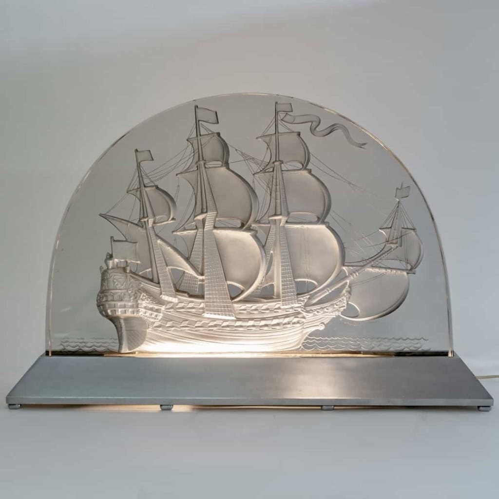 Surtout Décoratif « Caravelle » verre blanc de René LALIQUE | Biron |||||||||