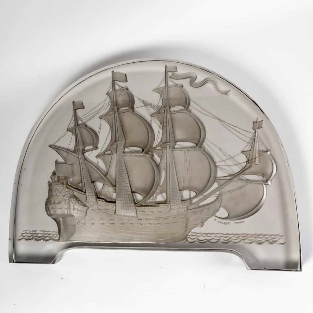 Surtout Décoratif « Caravelle » verre blanc de René LALIQUE | Biron Surtout Décoratif "Caravelle" verre blanc de René LALIQUE