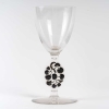 Suite de 6 Verres à Liqueur « Thionville » verre blanc émaillé noir de René LALIQUE – 6 pièces | Biron Suite de 6 Verres à Liqueur "Thionville" verre blanc émaillé noir de René LALIQUE - 6 pièces