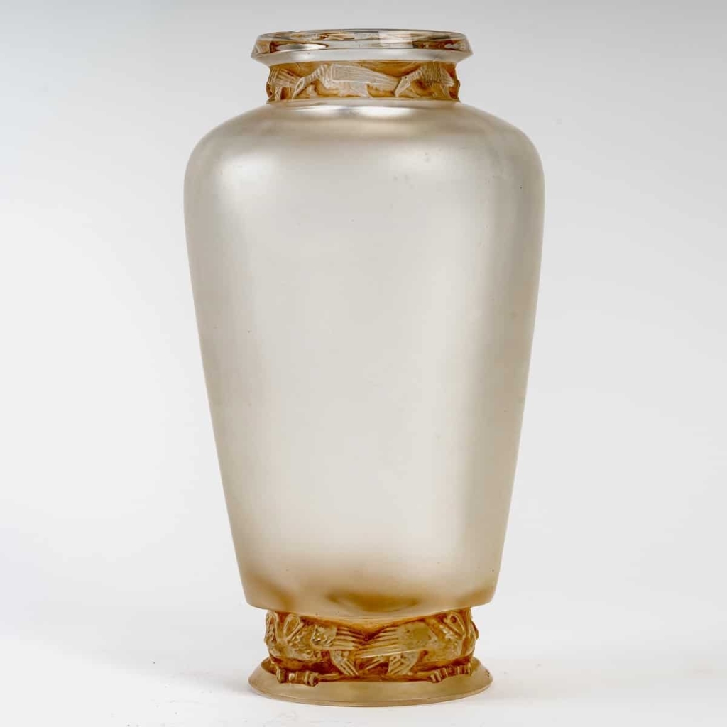 Vase « Frise Aigles » verre blanc patiné sépia de René LALIQUE | Biron Vase "Frise Aigles" verre blanc patiné sépia de René LALIQUE