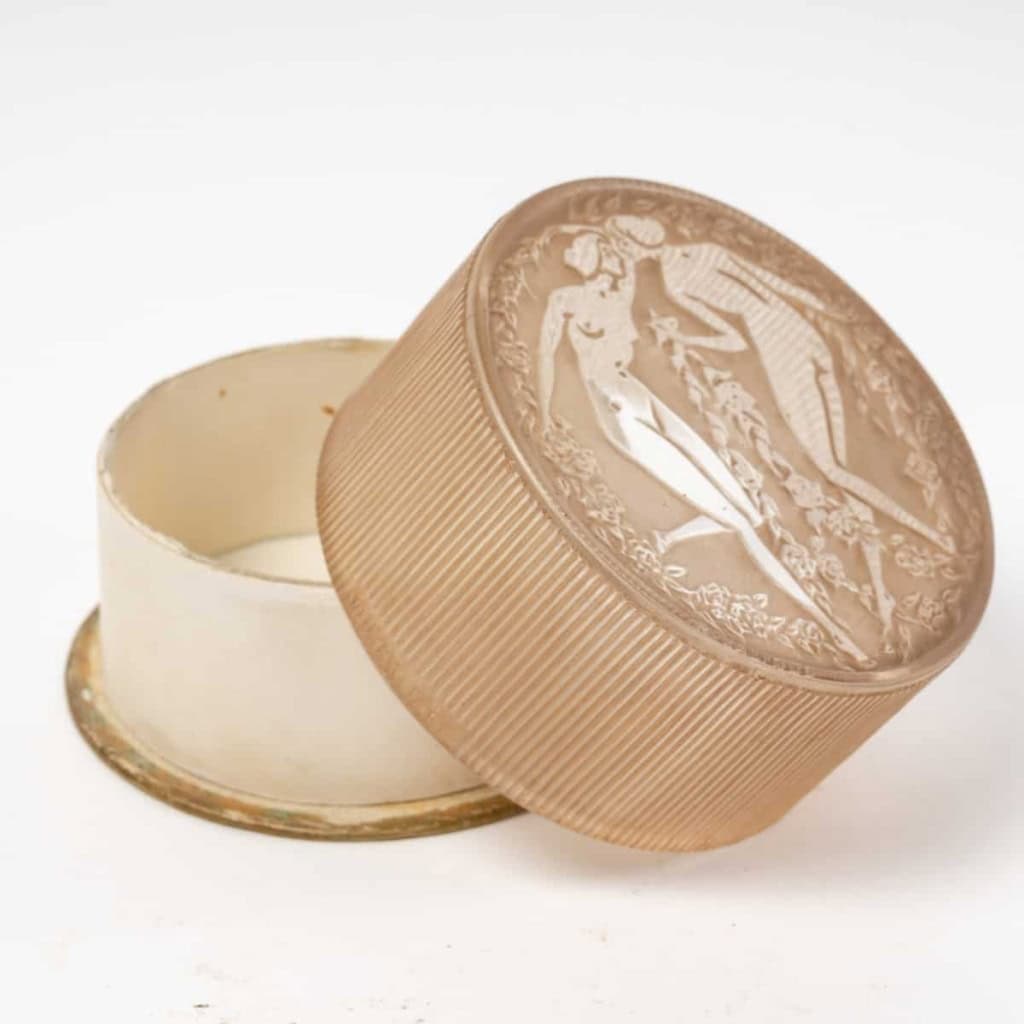 Boite « Ambre Indien » verre blanc patiné sépia de René LALIQUE pour Volnay | Biron Boite "Ambre Indien" verre blanc patiné sépia de René LALIQUE pour Volnay