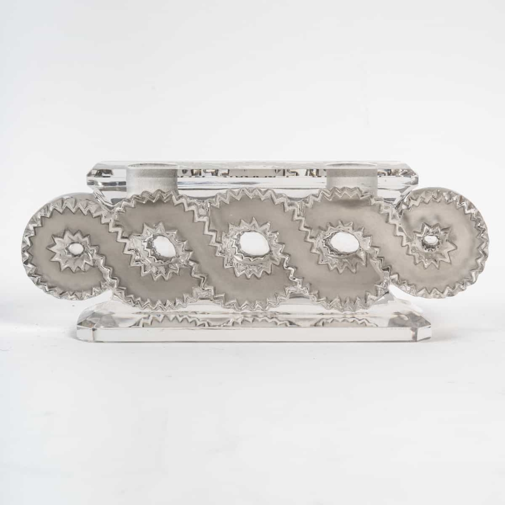 Paire de Bougeoirs "Auriac" verre blanc patiné gris de René LALIQUE