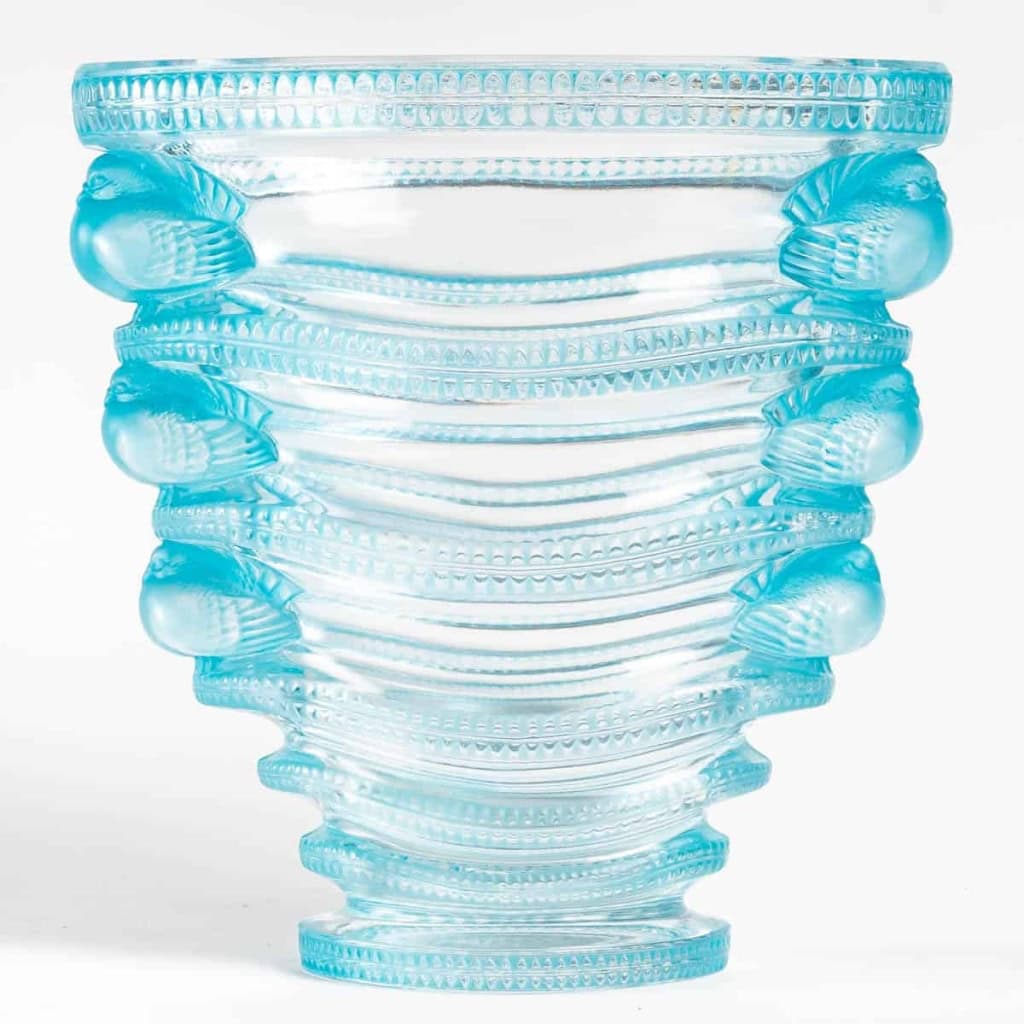 Vase « Saint-Marc » verre blanc patiné bleu de René LALIQUE | Biron Vase "Saint-Marc" verre blanc patiné bleu de René LALIQUE